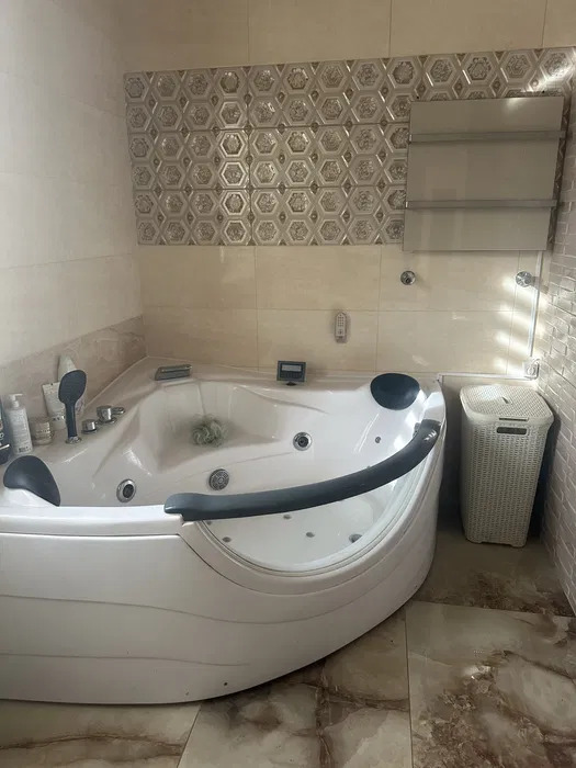 Аренда дома 300 м², Кирилла Осьмака ул.