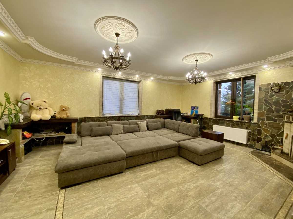 Продаж будинку 425 м²