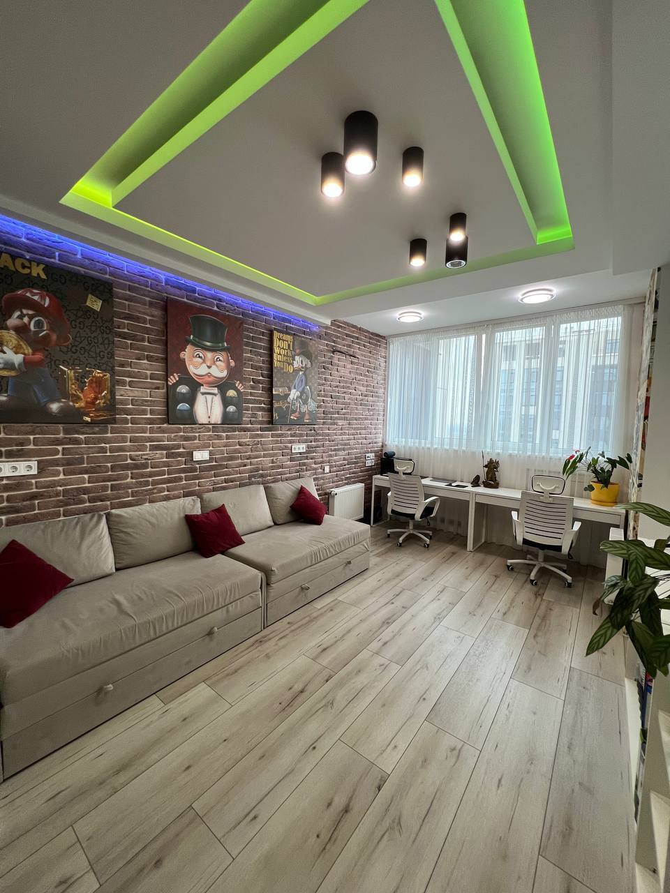 Продаж студії 78 м², Сімферопольська вул.