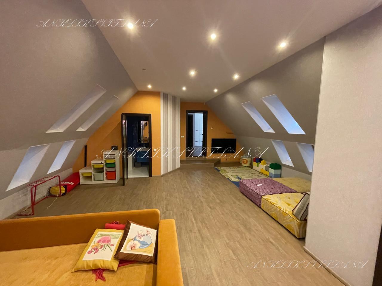 Аренда коттеджа 300 м²