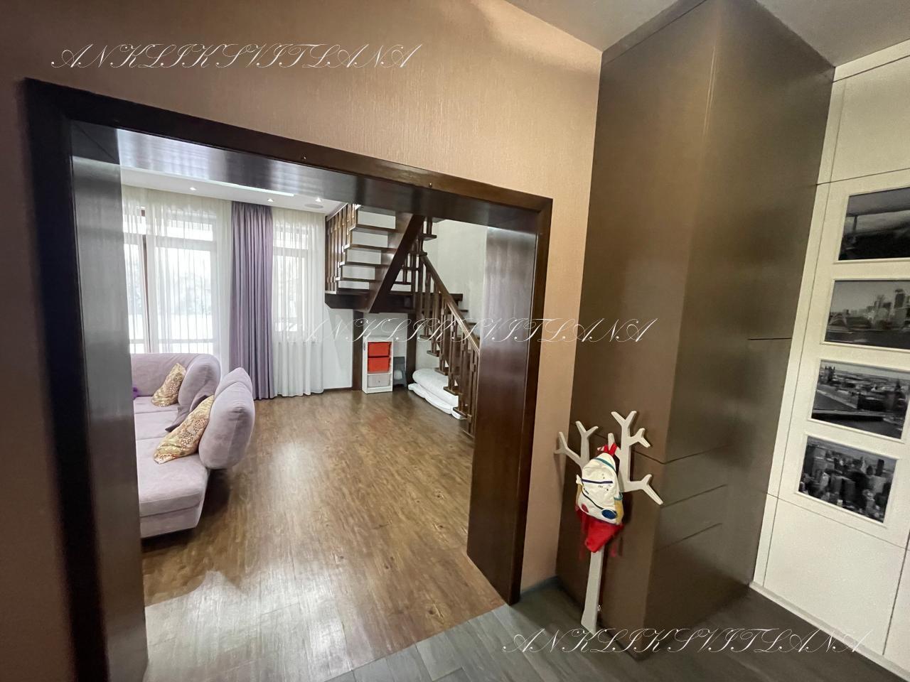 Аренда коттеджа 300 м²