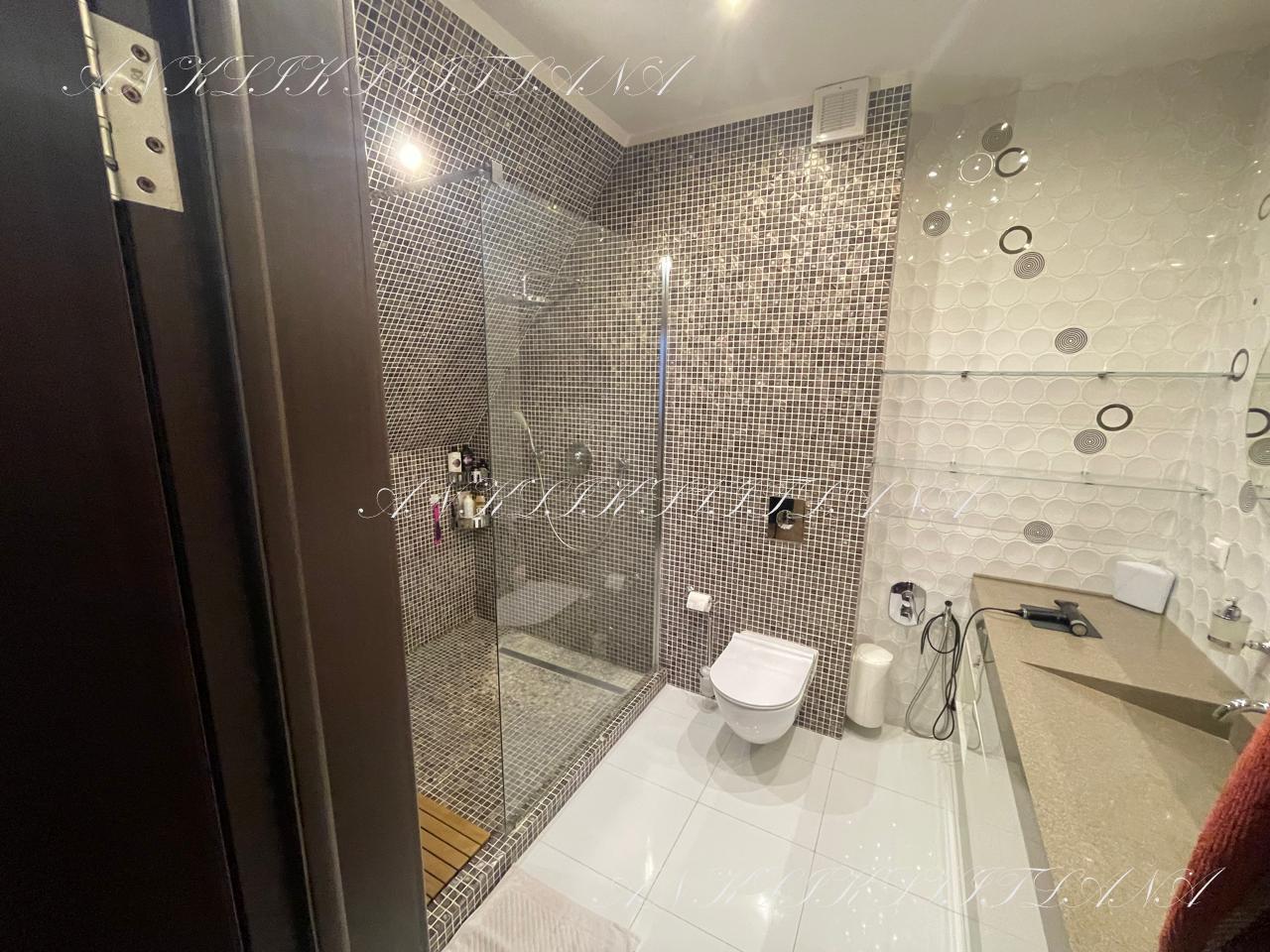 Аренда коттеджа 300 м²