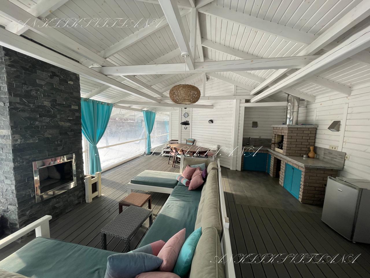 Аренда коттеджа 300 м²