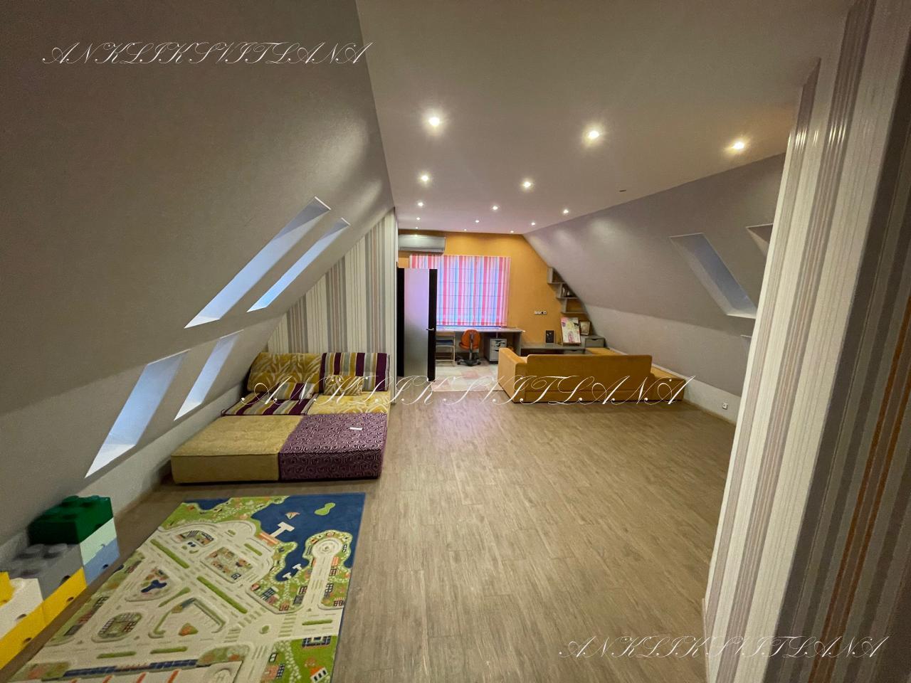 Аренда коттеджа 300 м²