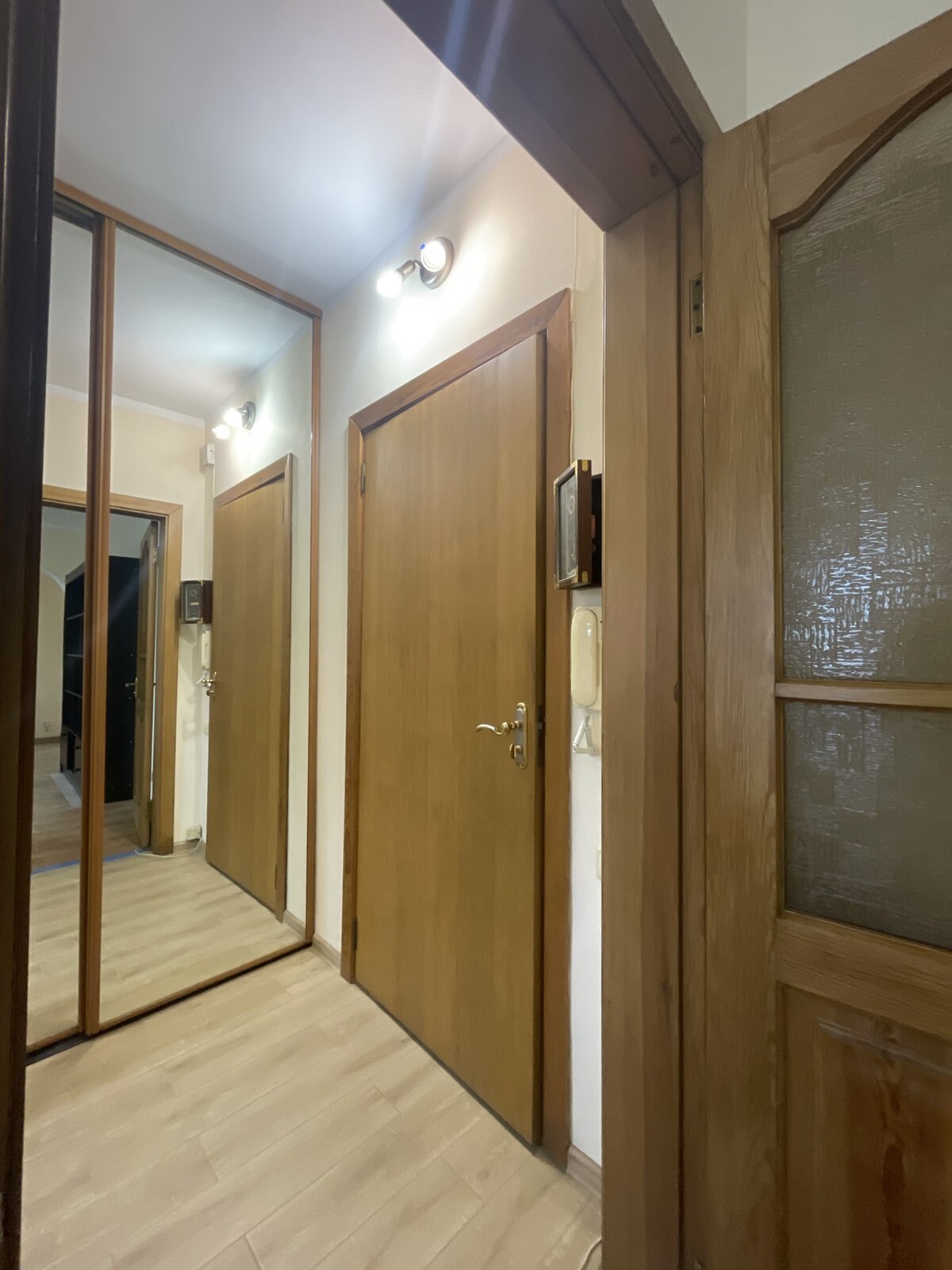 Продажа 2-комнатной квартиры 52 м², Инглези ул., 3/1