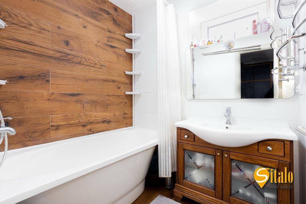 Продажа 4-комнатной квартиры 80 м², Митрополита Андрея Шептицкого ул., 3Б