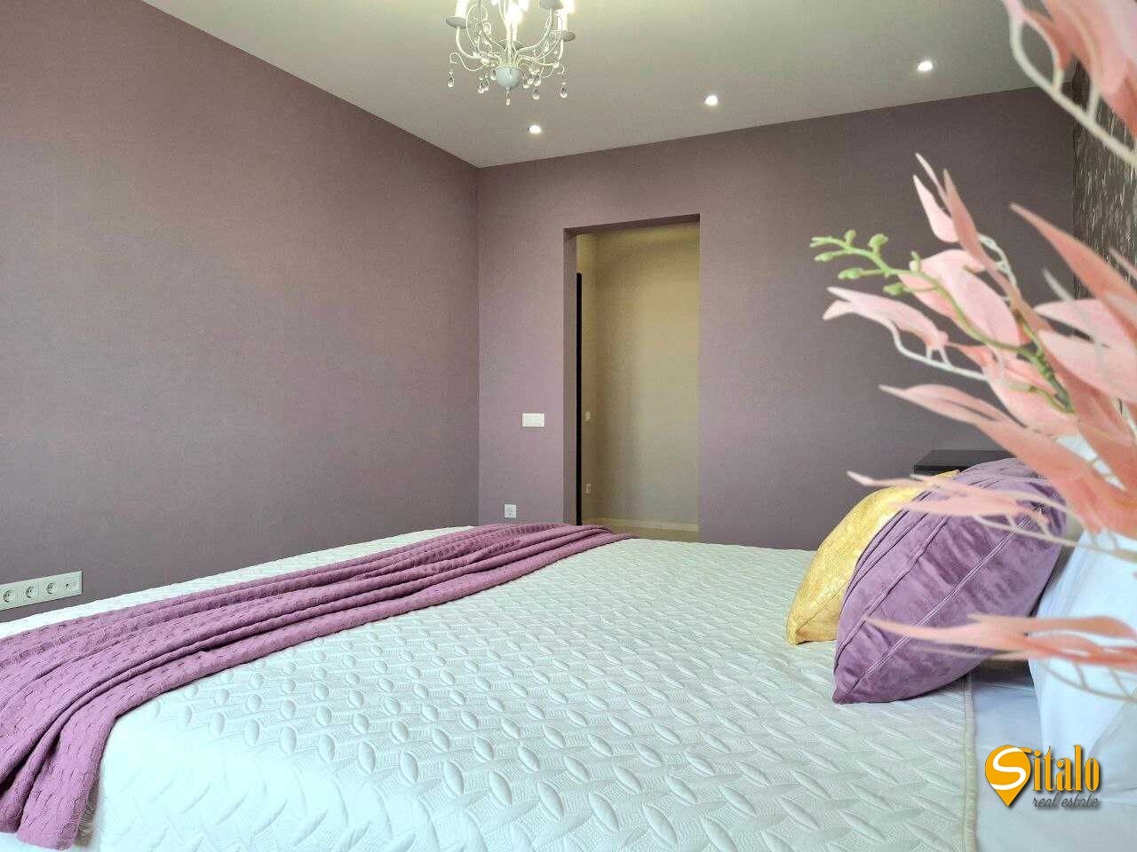 Продаж 3-кімнатної квартири 92 м², Хорольська вул., 1А