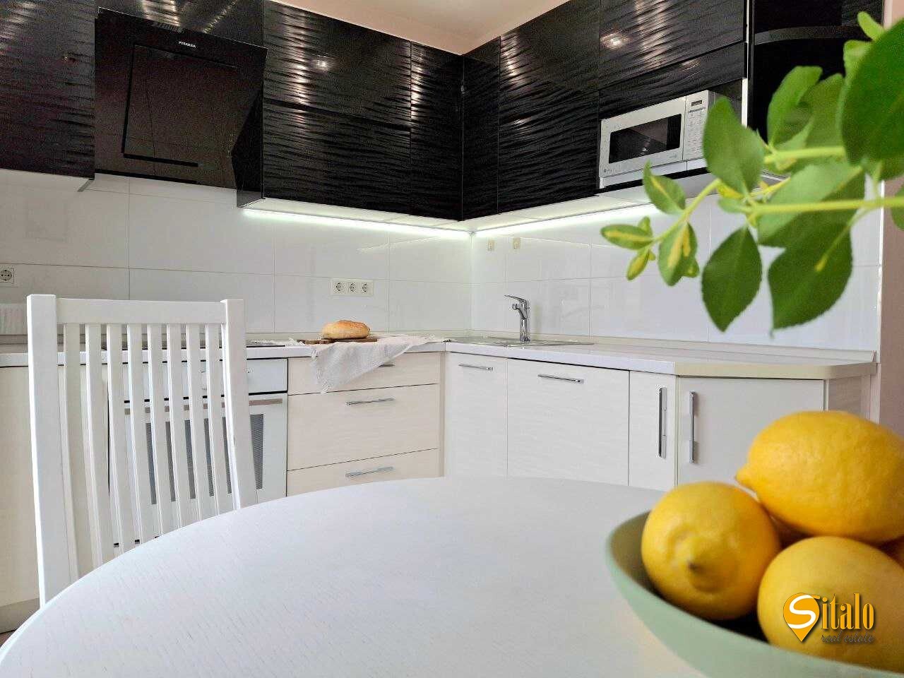 Продаж 3-кімнатної квартири 92 м², Хорольська вул., 1А