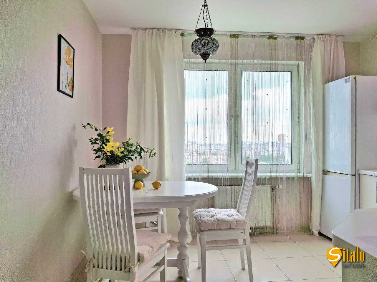 Продаж 3-кімнатної квартири 92 м², Хорольська вул., 1А