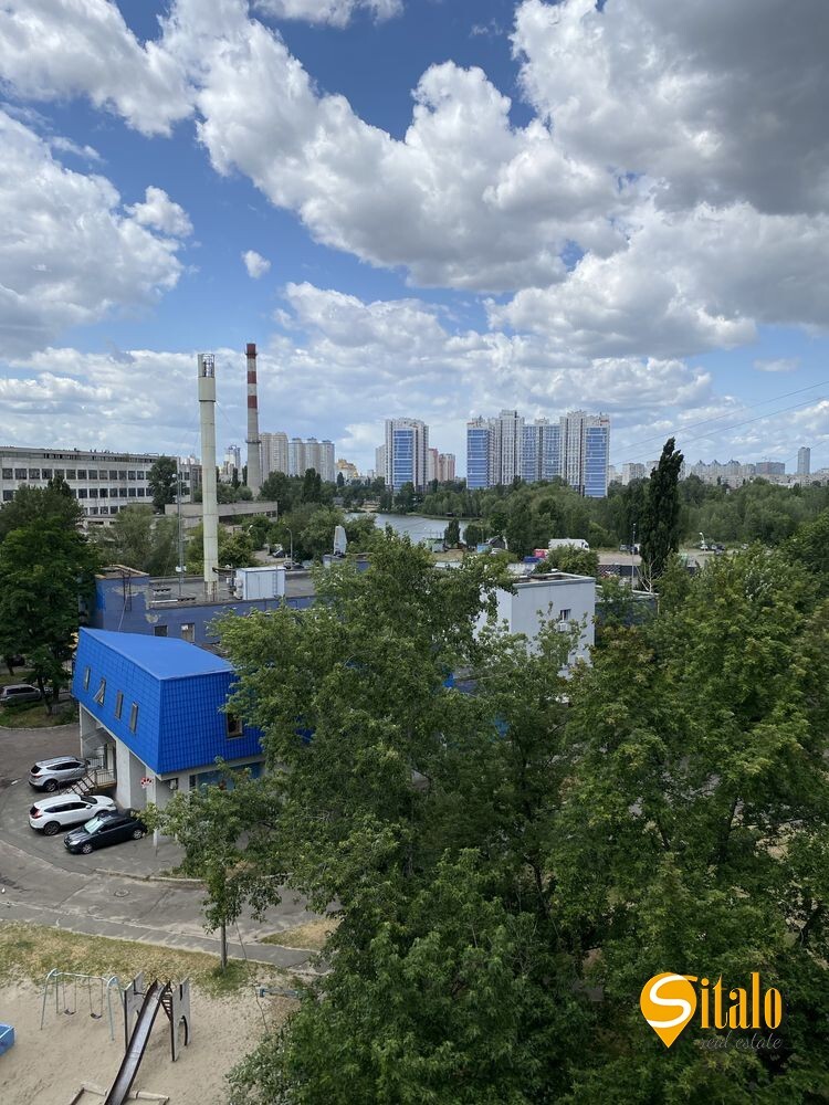 Продаж 3-кімнатної квартири 73 м², Здолбунівська вул., 7а