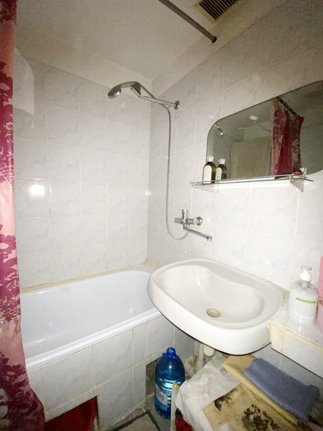 Продажа 2-комнатной квартиры 55 м², Лазурная ул.