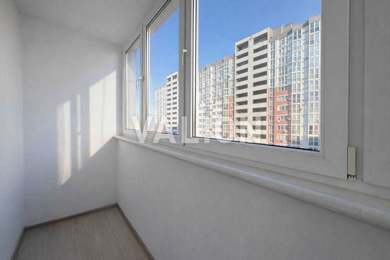 Продажа 2-комнатной квартиры 69.5 м², Михаила Донца ул., Драгоманова, 2а