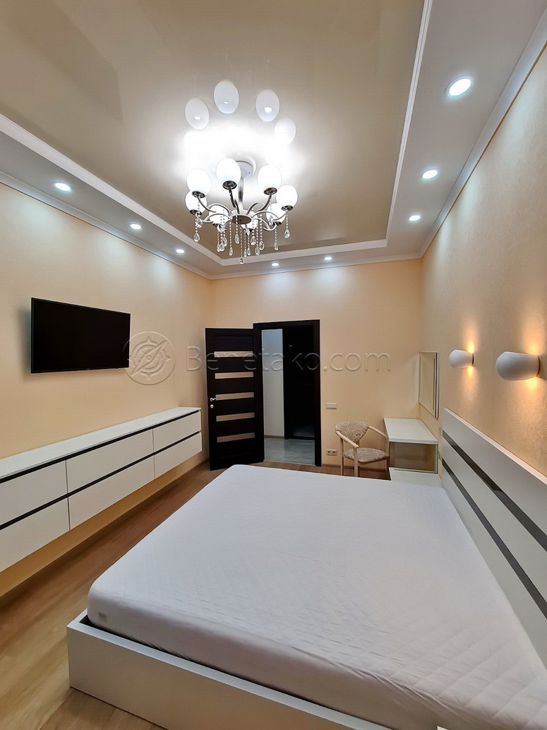 Оренда 3-кімнатної квартири 114 м², Леваневського (Великий Фонтан) пров., Независимости, 8Б