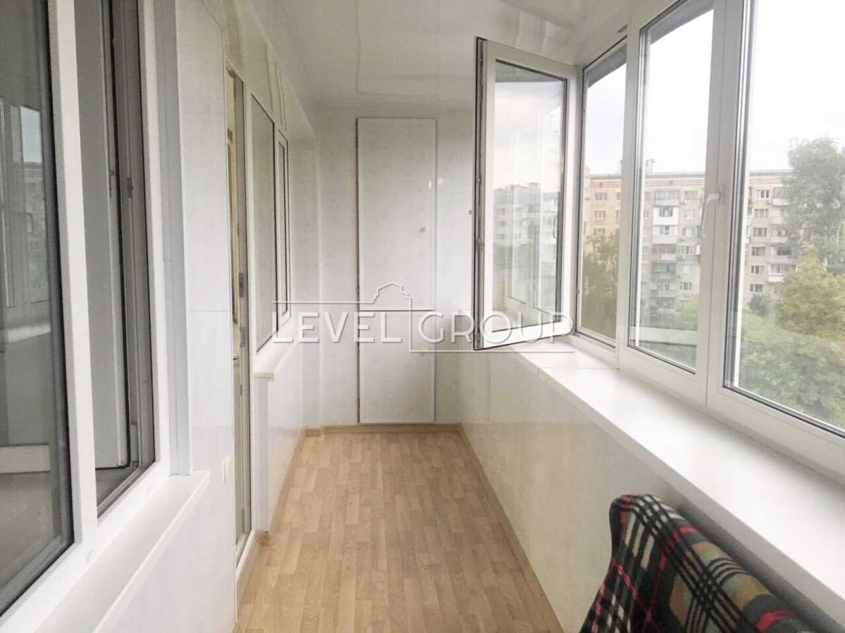 Продажа 1-комнатной квартиры 35 м², Русановская наб., 20