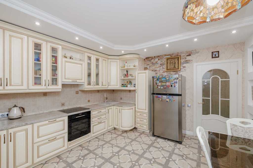 Продажа 3-комнатной квартиры 129.9 м², Курська, 13