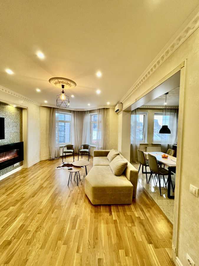 Оренда 3-кімнатної квартири 96 м², Паньковська вул., 27/78