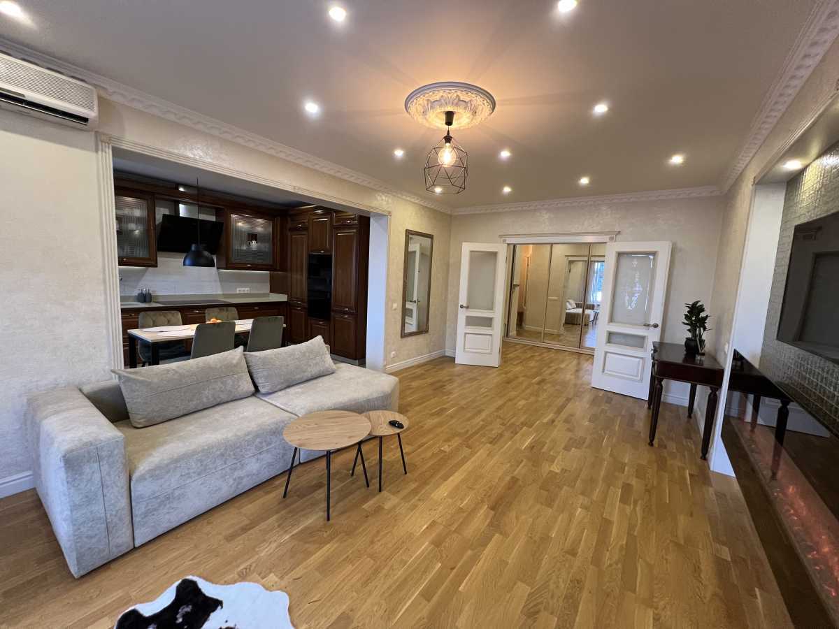 Оренда 3-кімнатної квартири 96 м², Паньковська вул., 27/78