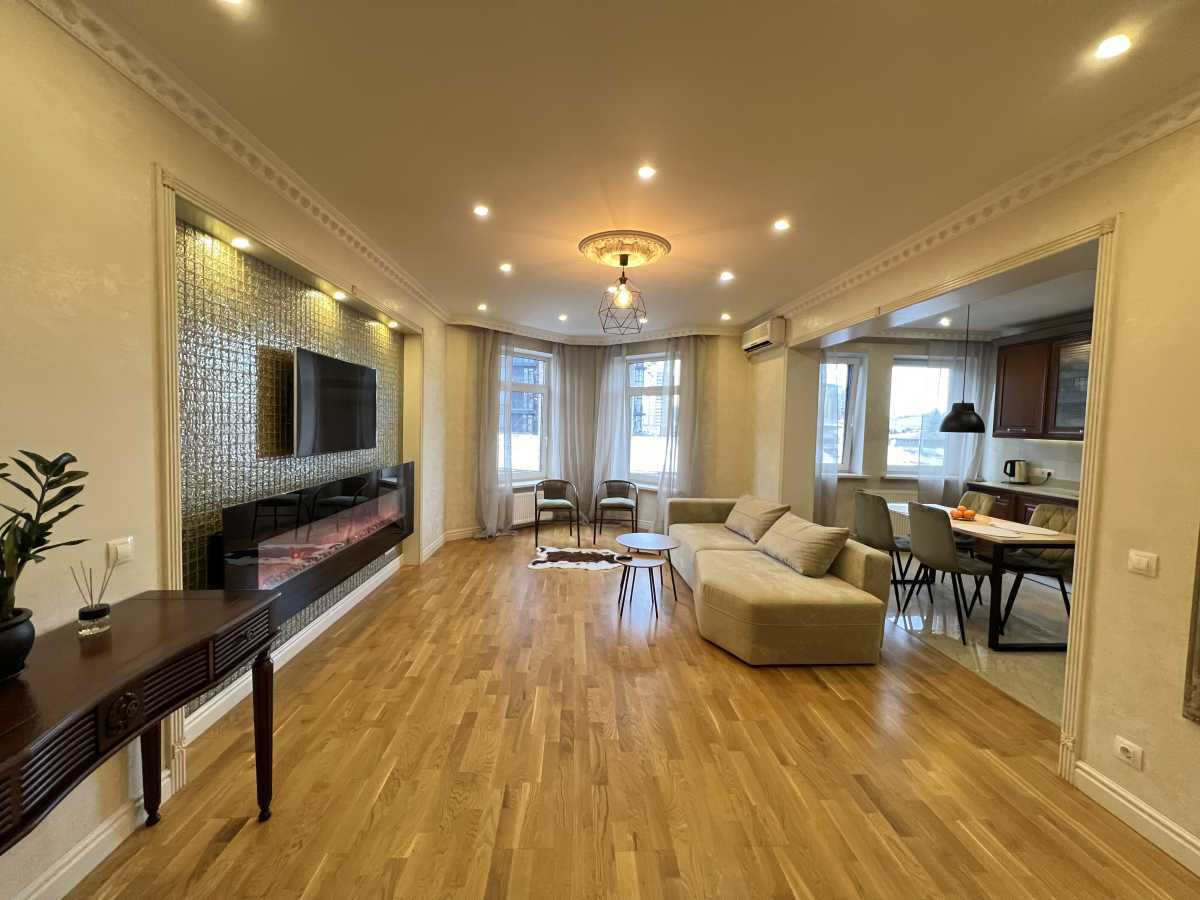 Оренда 3-кімнатної квартири 96 м², Паньковська вул., 27/78