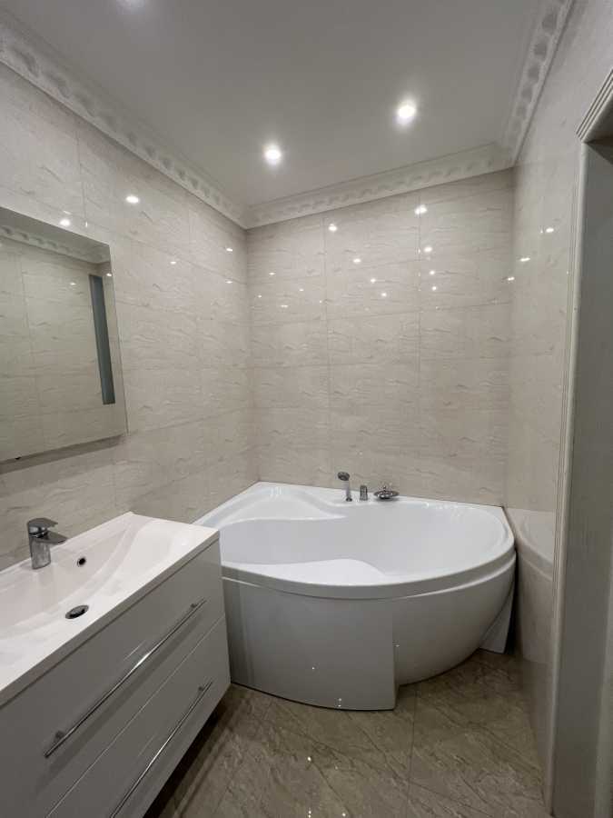 Оренда 3-кімнатної квартири 96 м², Паньковська вул., 27/78