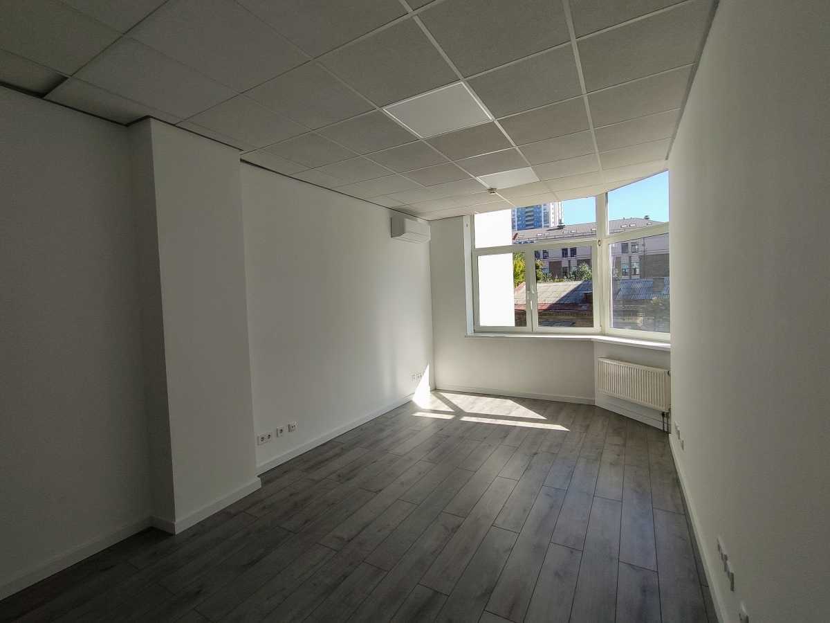 Оренда офісу 190 м², Провіантська вул., 3