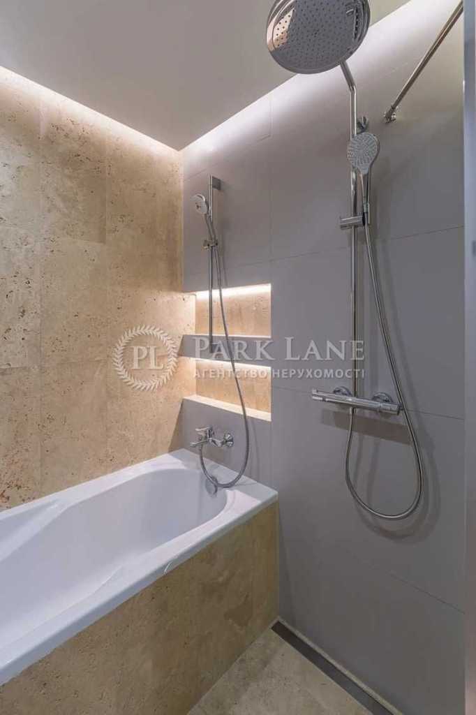 Продаж 2-кімнатної квартири 64 м², Каховська вул., 62А