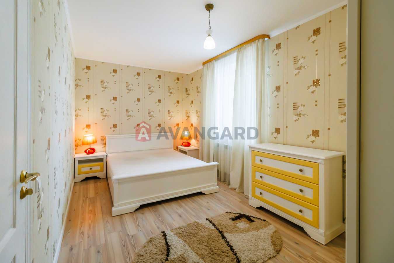 Продажа 4-комнатной квартиры 121.8 м², Центральная ул., 33/1
