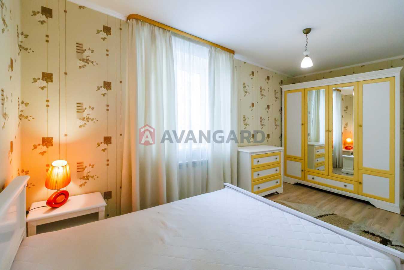 Продажа 4-комнатной квартиры 121.8 м², Центральная ул., 33/1