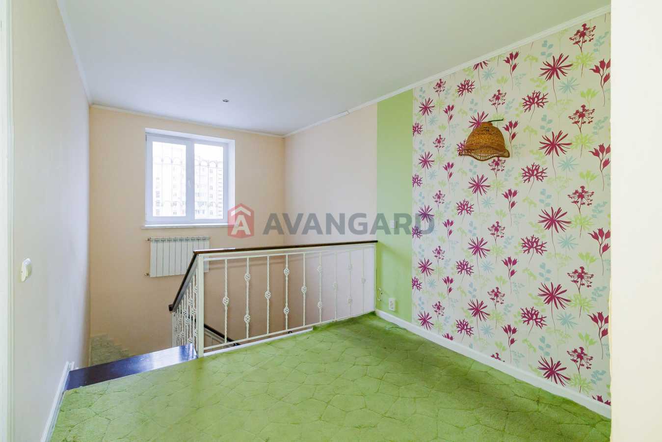 Продажа 4-комнатной квартиры 121.8 м², Центральная ул., 33/1