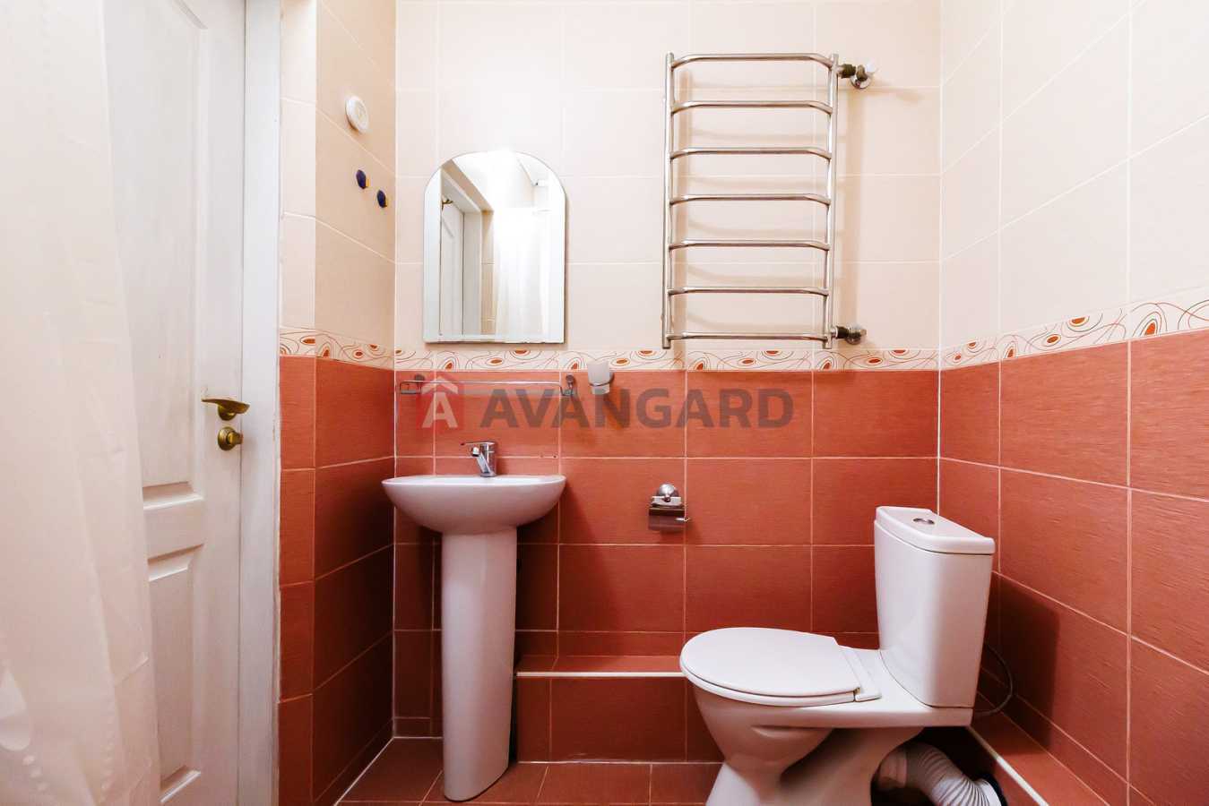 Продажа 4-комнатной квартиры 121.8 м², Центральная ул., 33/1