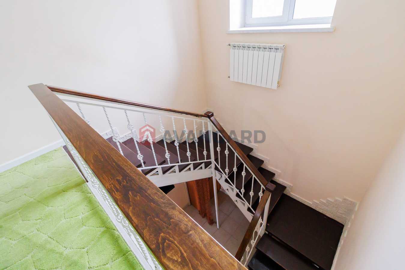 Продажа 4-комнатной квартиры 121.8 м², Центральная ул., 33/1