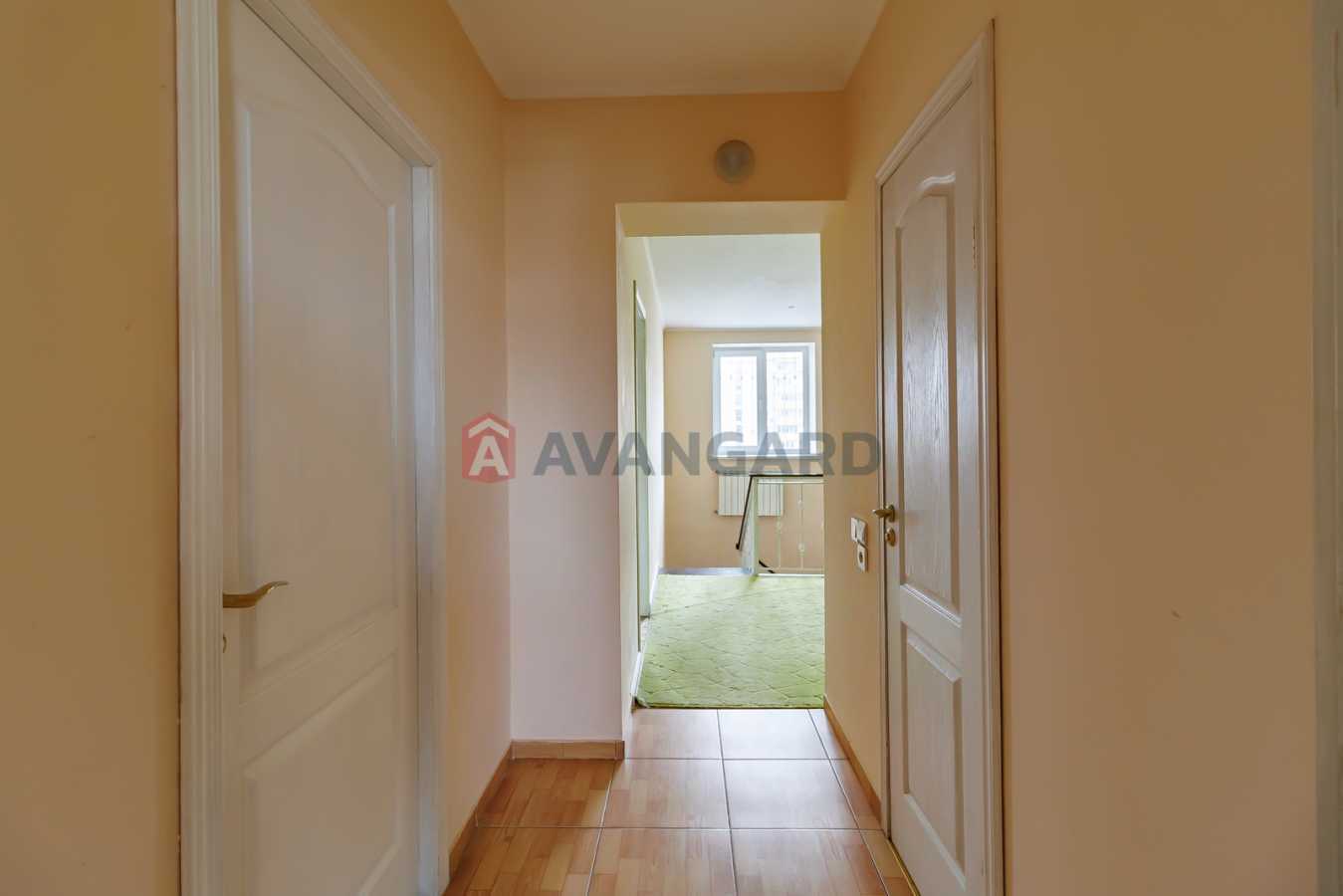 Продажа 4-комнатной квартиры 121.8 м², Центральная ул., 33/1