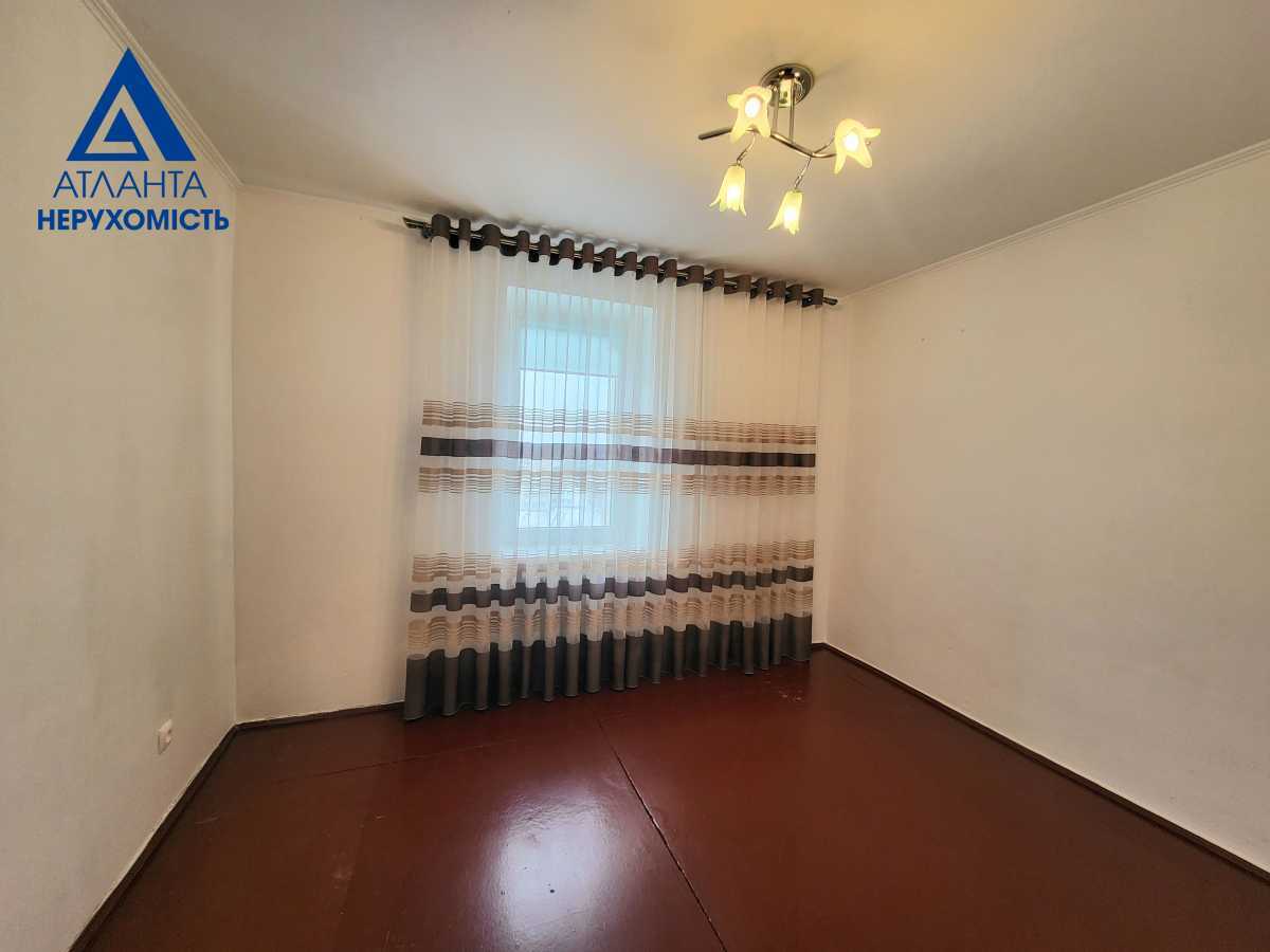 Продажа 3-комнатной квартиры 68 м², Князя Владимира ул., Івасюка, 52а