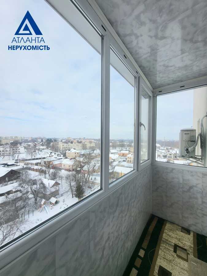 Продажа 3-комнатной квартиры 68 м², Князя Владимира ул., Івасюка, 52а