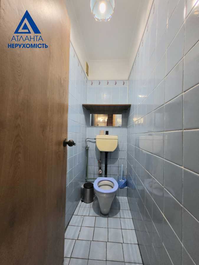 Продажа 3-комнатной квартиры 68 м², Князя Владимира ул., Івасюка, 52а