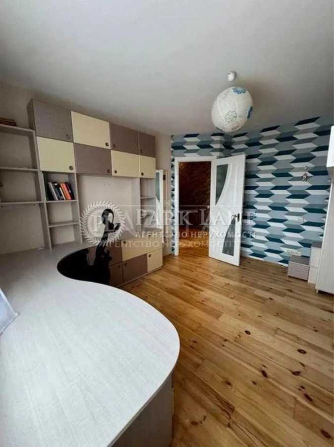 Аренда 3-комнатной квартиры 120 м², Братьев Зеровых ул., 14Б