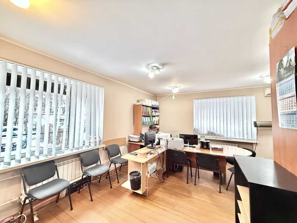 Продаж офісу 43.9 м², Чигоріна вул., 61А