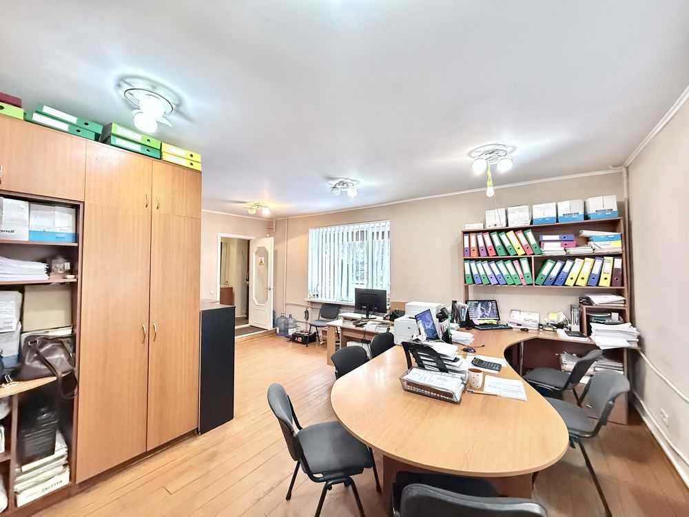 Продаж офісу 43.9 м², Чигоріна вул., 61А