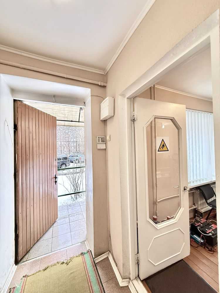 Продаж офісу 43.9 м², Чигоріна вул., 61А