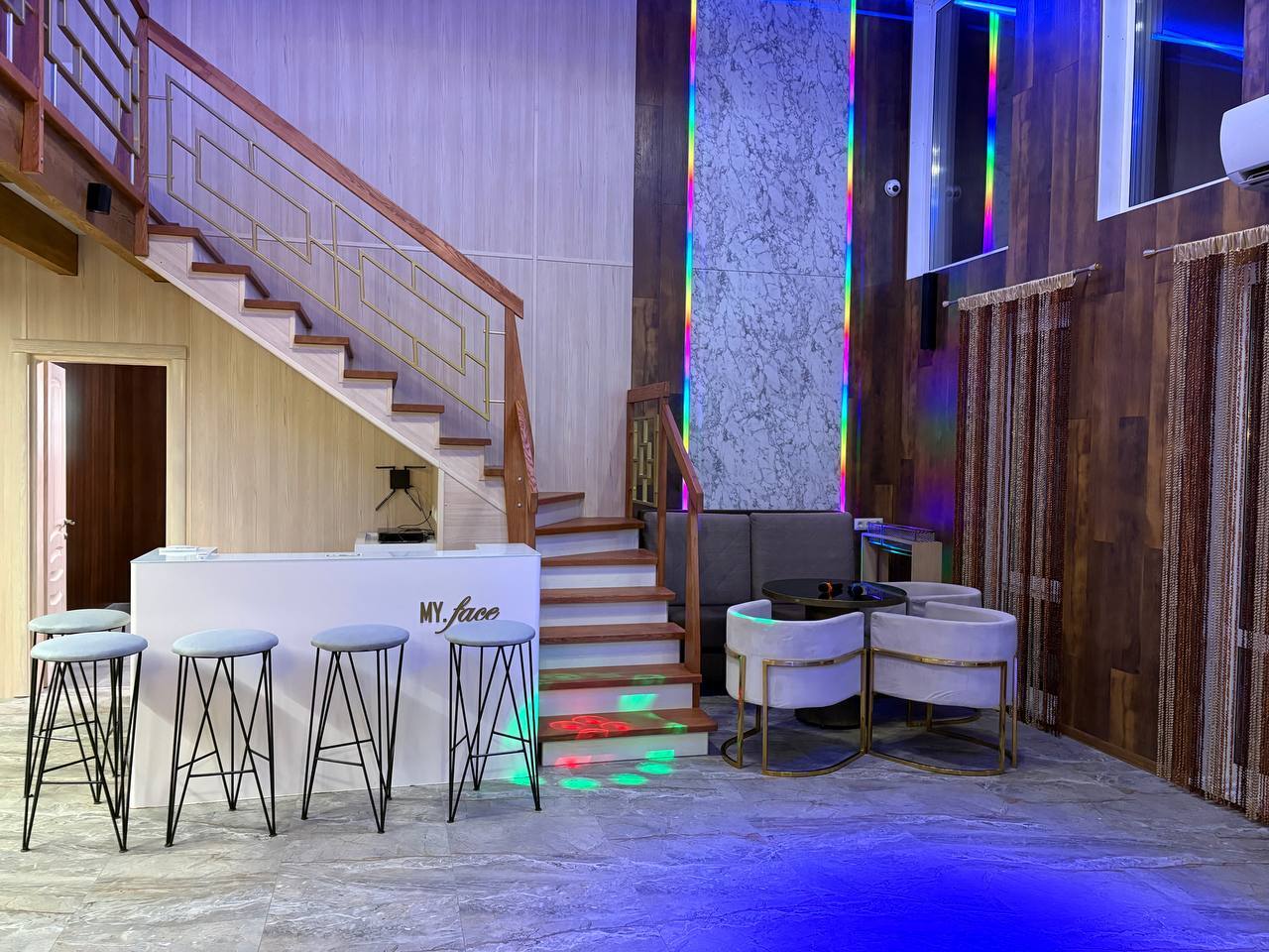 Коттедж посуточно 300 м², Зодчих ул., 20