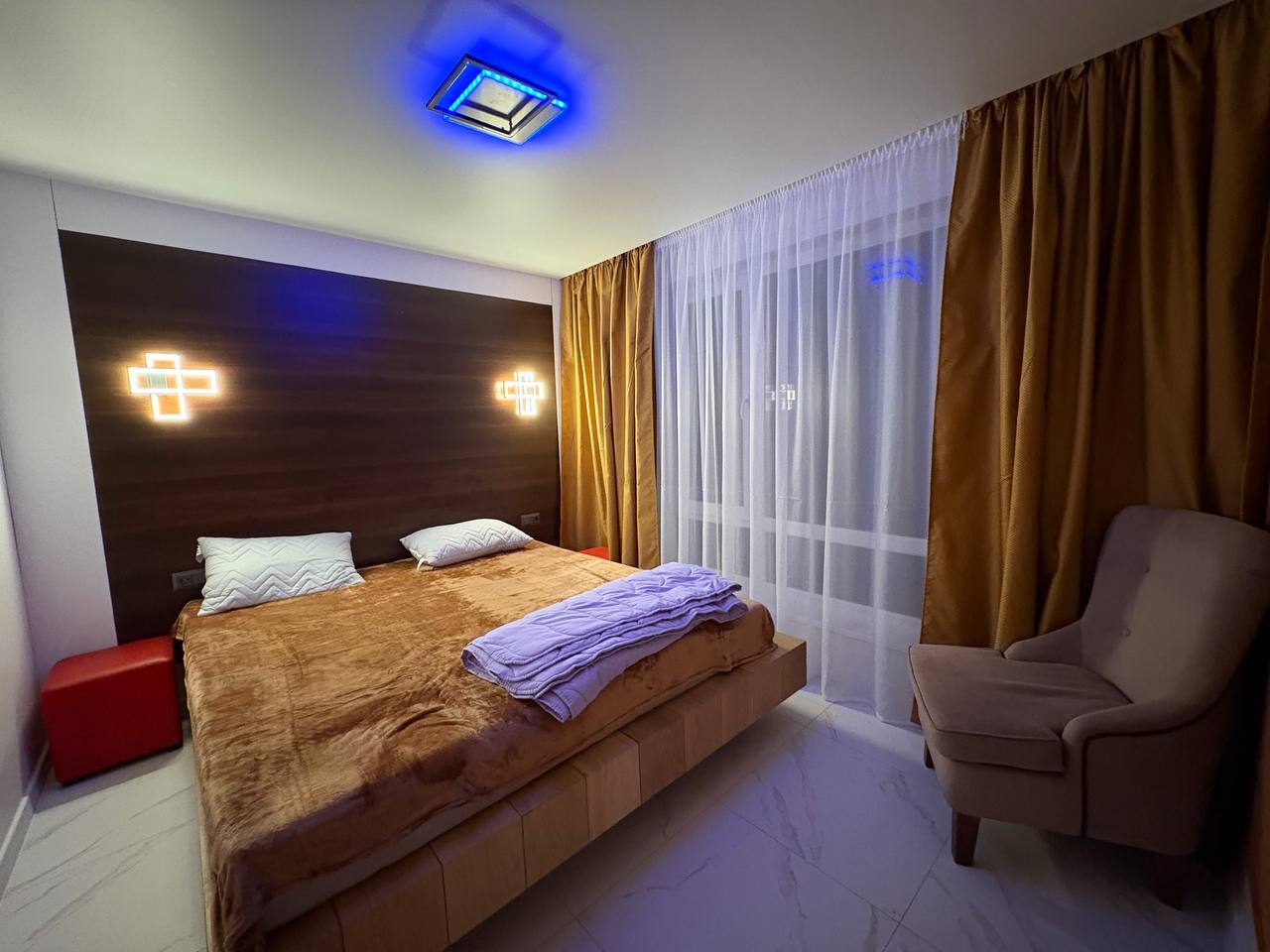 Коттедж посуточно 300 м², Зодчих ул., 20