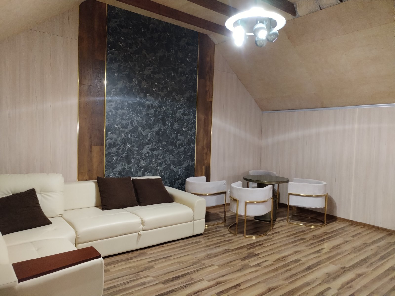 Коттедж посуточно 300 м², Зодчих ул., 20