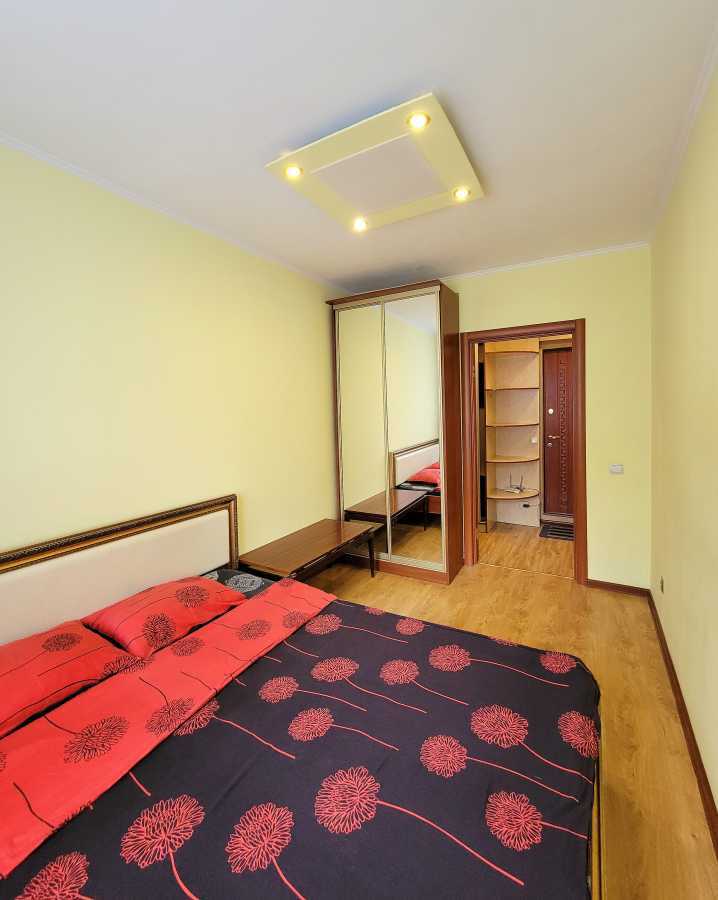 2-кімнатна квартира подобово 52 м², Юності просп.