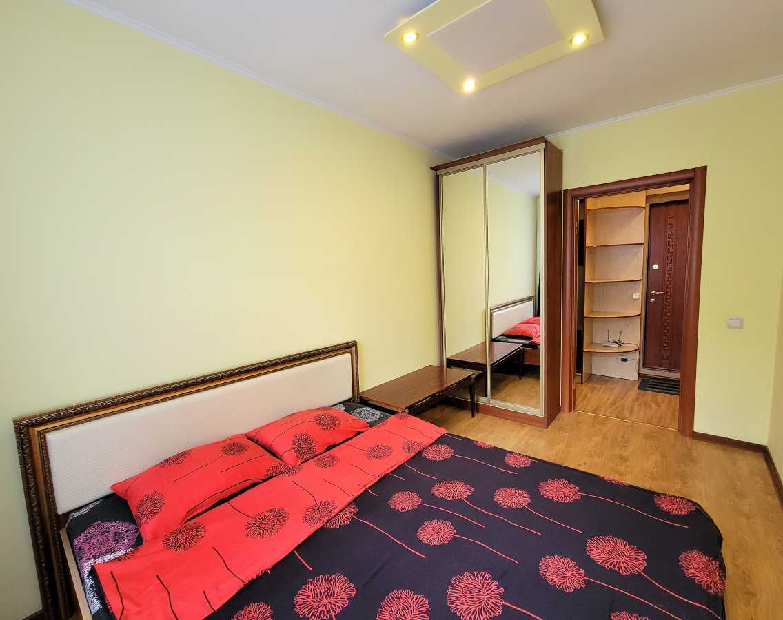 2-кімнатна квартира подобово 52 м², Юності просп.