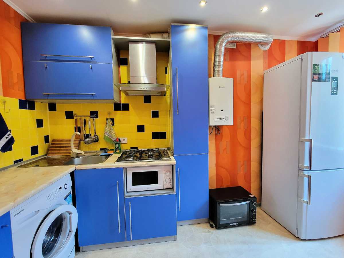 2-кімнатна квартира подобово 52 м², Юності просп.