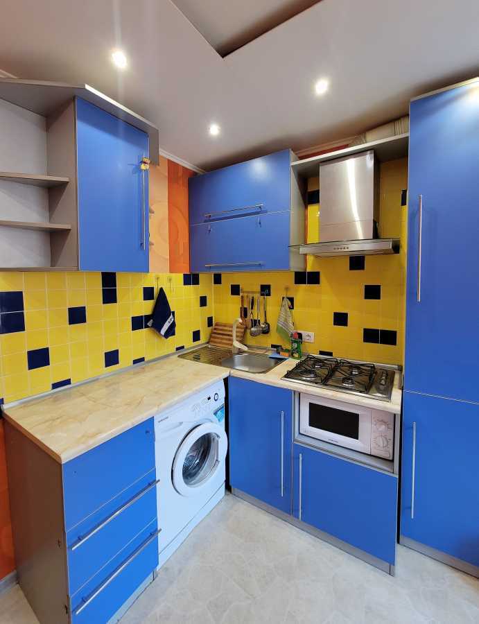 2-кімнатна квартира подобово 52 м², Юності просп.