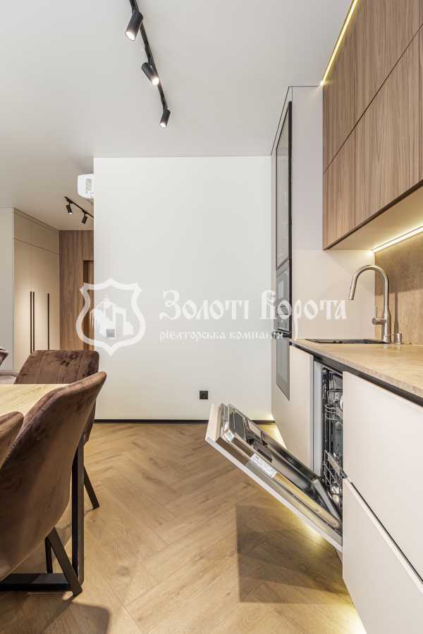 Продаж 1-кімнатної квартири 46.8 м², Канальна вул., 8Б