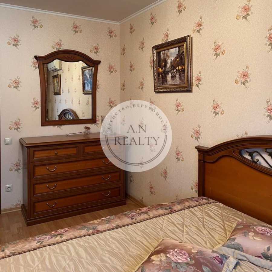 Продажа 2-комнатной квартиры 70 м², Юрия Шумского ул., 1Б