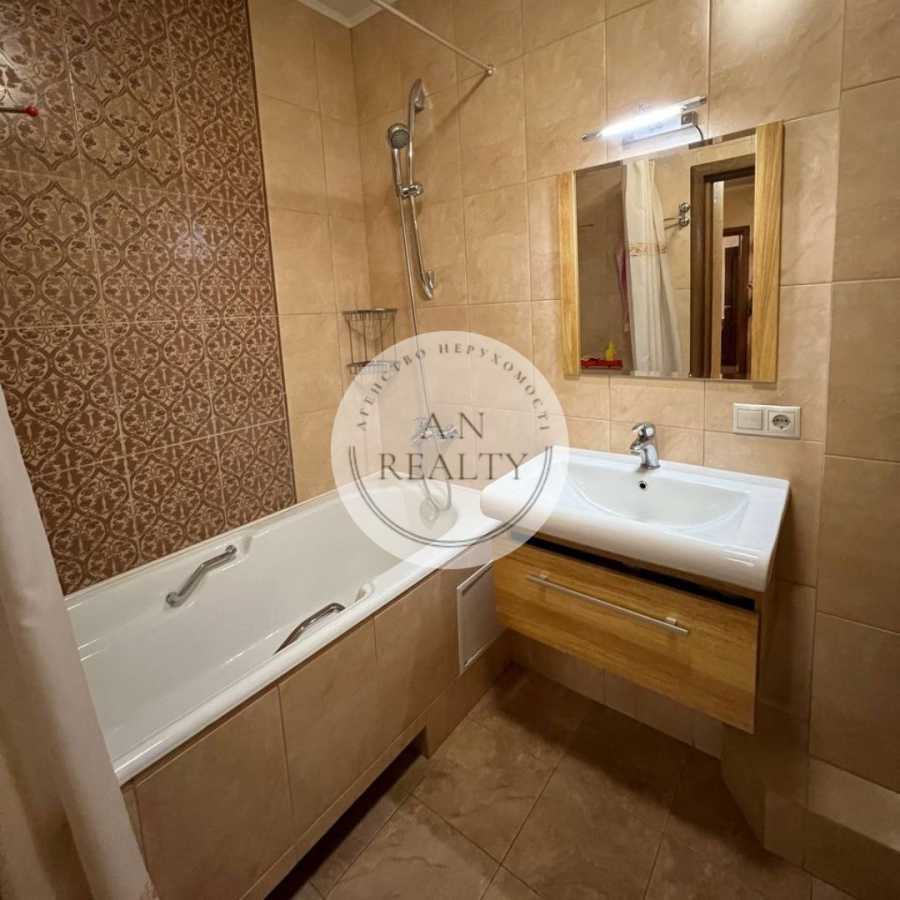 Продажа 2-комнатной квартиры 70 м², Юрия Шумского ул., 1Б