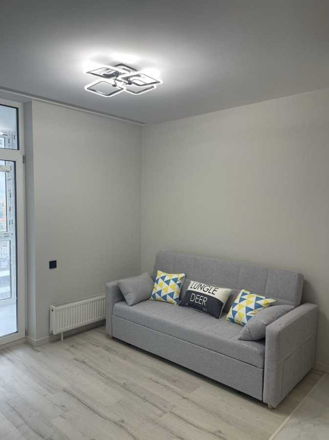 Продажа 1-комнатной квартиры 37.5 м², Салютная ул., 2