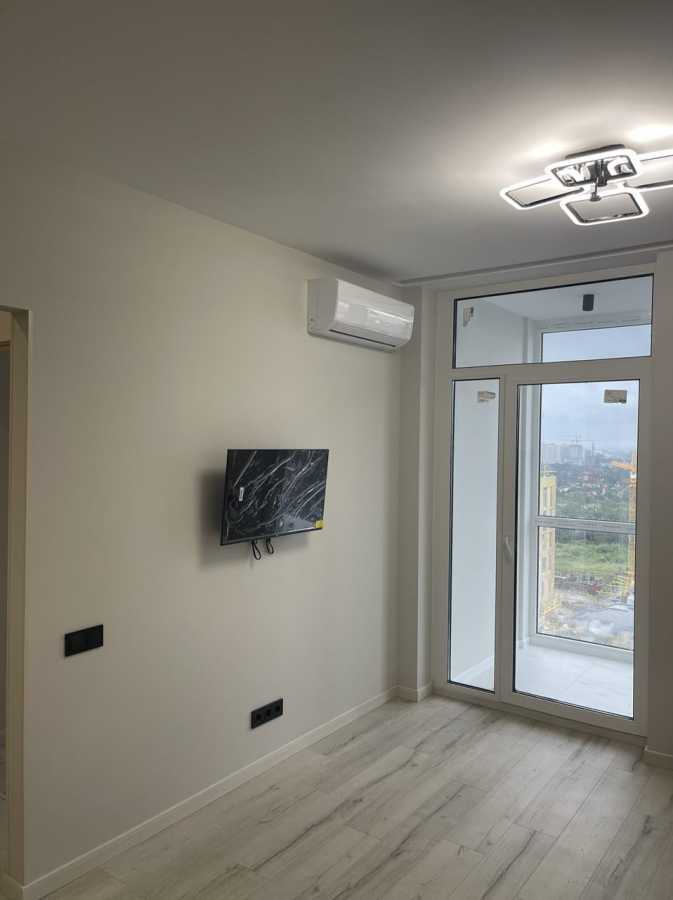 Продажа 1-комнатной квартиры 37.5 м², Салютная ул., 2